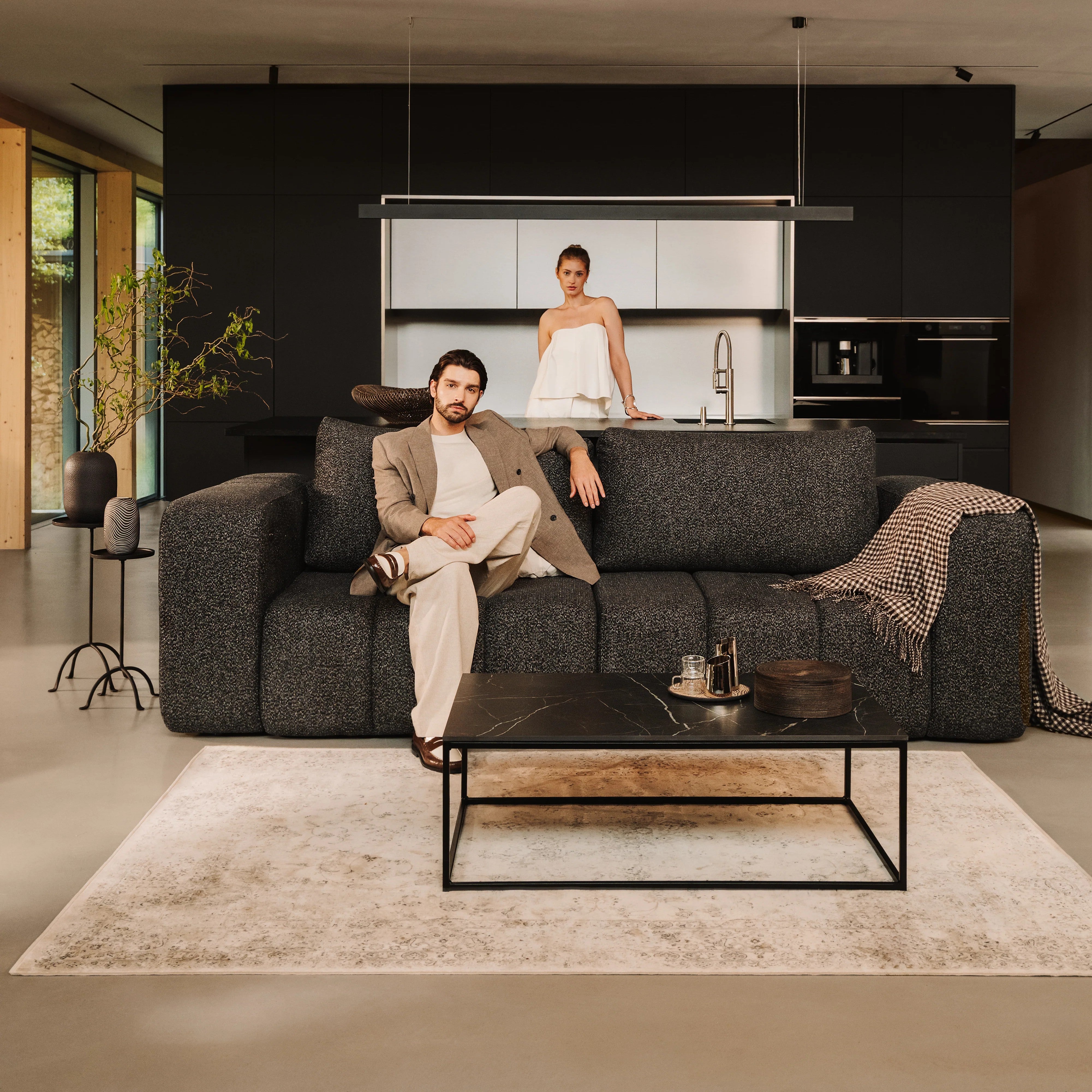 Designer Sofa Bern elektrisch mit Sitzverstellung in Chenille